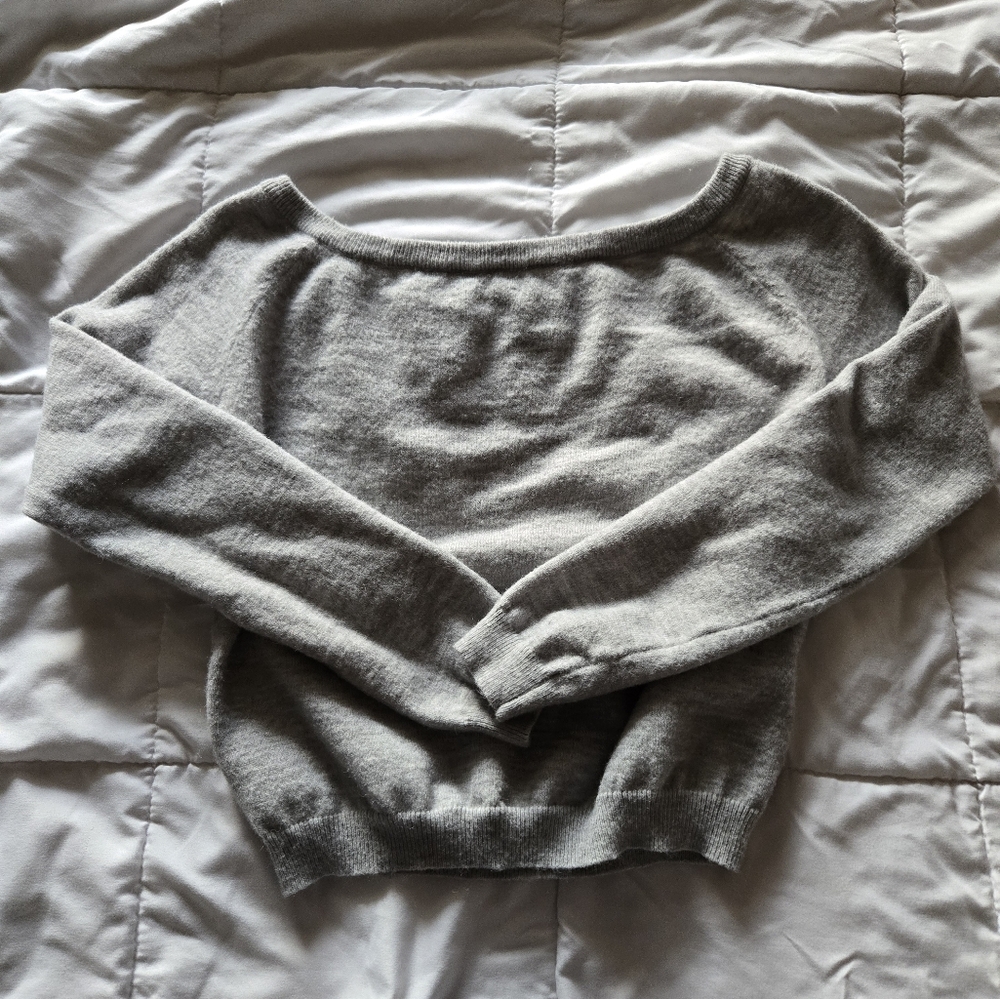 grey off the shoulder crop top